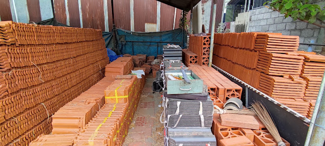 Clay tiles and AAC block stock in the yard